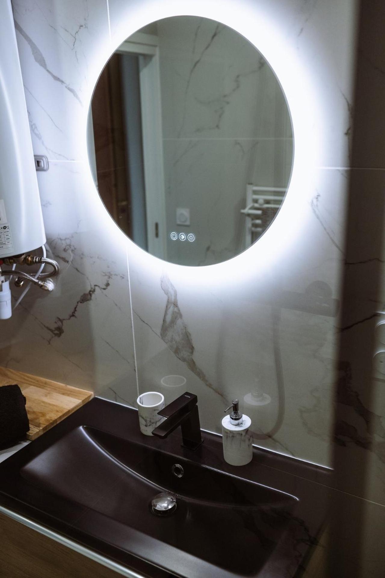 Superbe Renove Proche Metro Avec Garage *